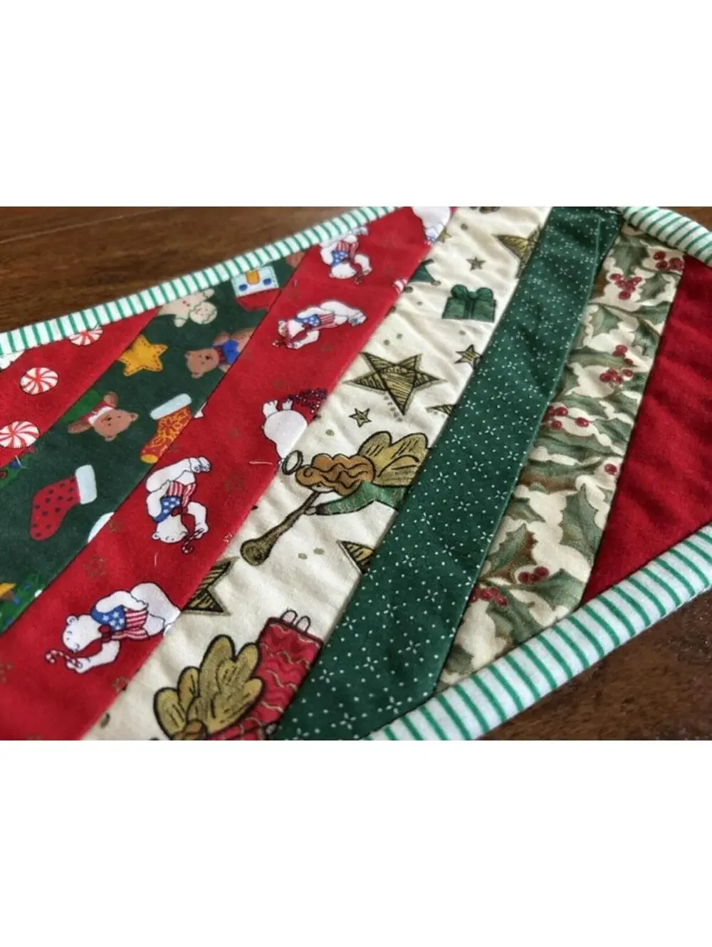 Handmade Christmas Patchwork Quilted Pot Holders Set of 2